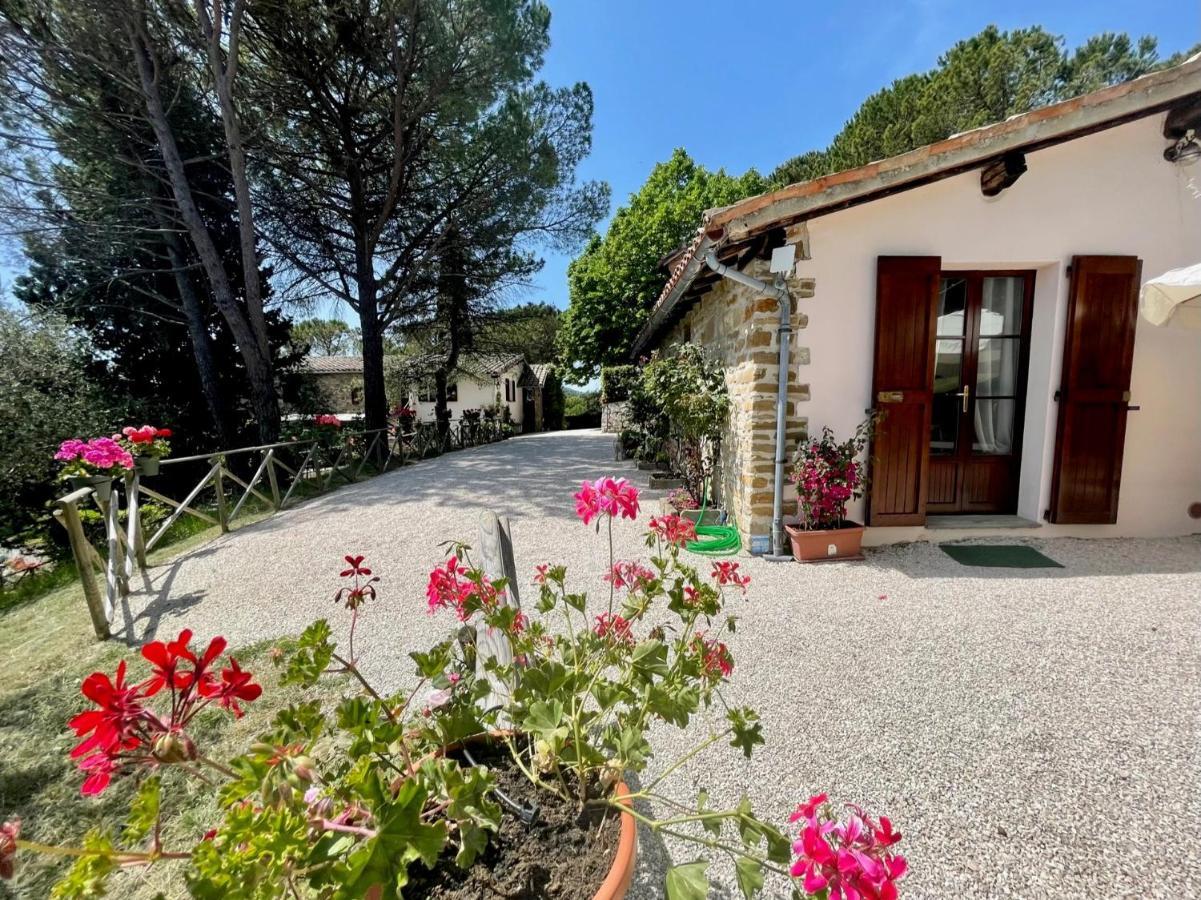 La Panoramica Gubbio - Maison De Charme - Casette E Appartamenti Self Catering Per Vacanze Meravigliose! Luaran gambar