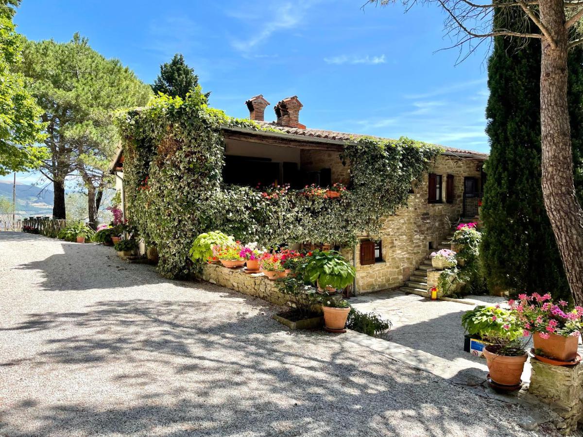 La Panoramica Gubbio - Maison De Charme - Casette E Appartamenti Self Catering Per Vacanze Meravigliose! Luaran gambar
