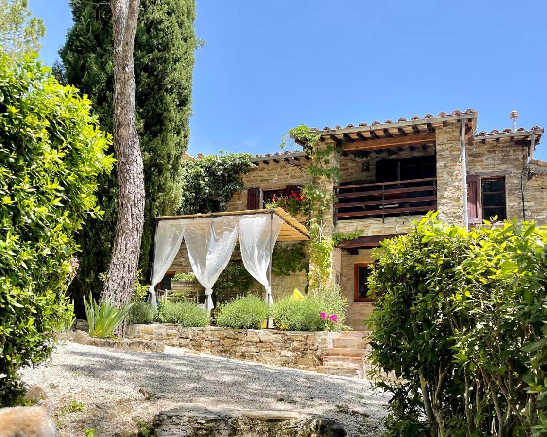La Panoramica Gubbio - Maison De Charme - Casette E Appartamenti Self Catering Per Vacanze Meravigliose! Luaran gambar