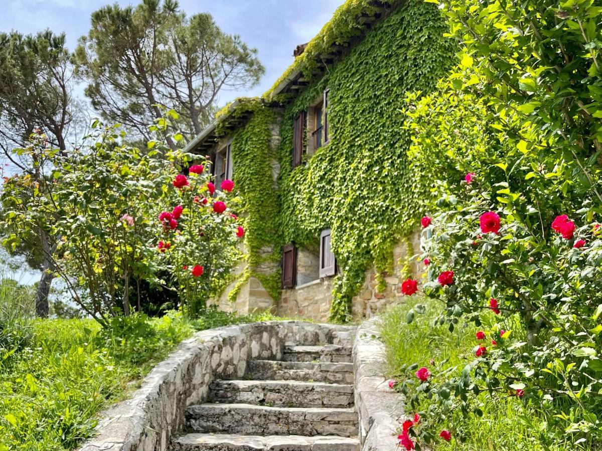 La Panoramica Gubbio - Maison De Charme - Casette E Appartamenti Self Catering Per Vacanze Meravigliose! Luaran gambar