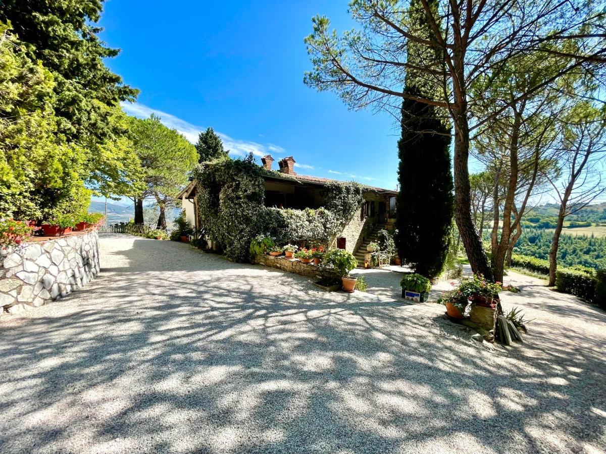 La Panoramica Gubbio - Maison De Charme - Casette E Appartamenti Self Catering Per Vacanze Meravigliose! Luaran gambar