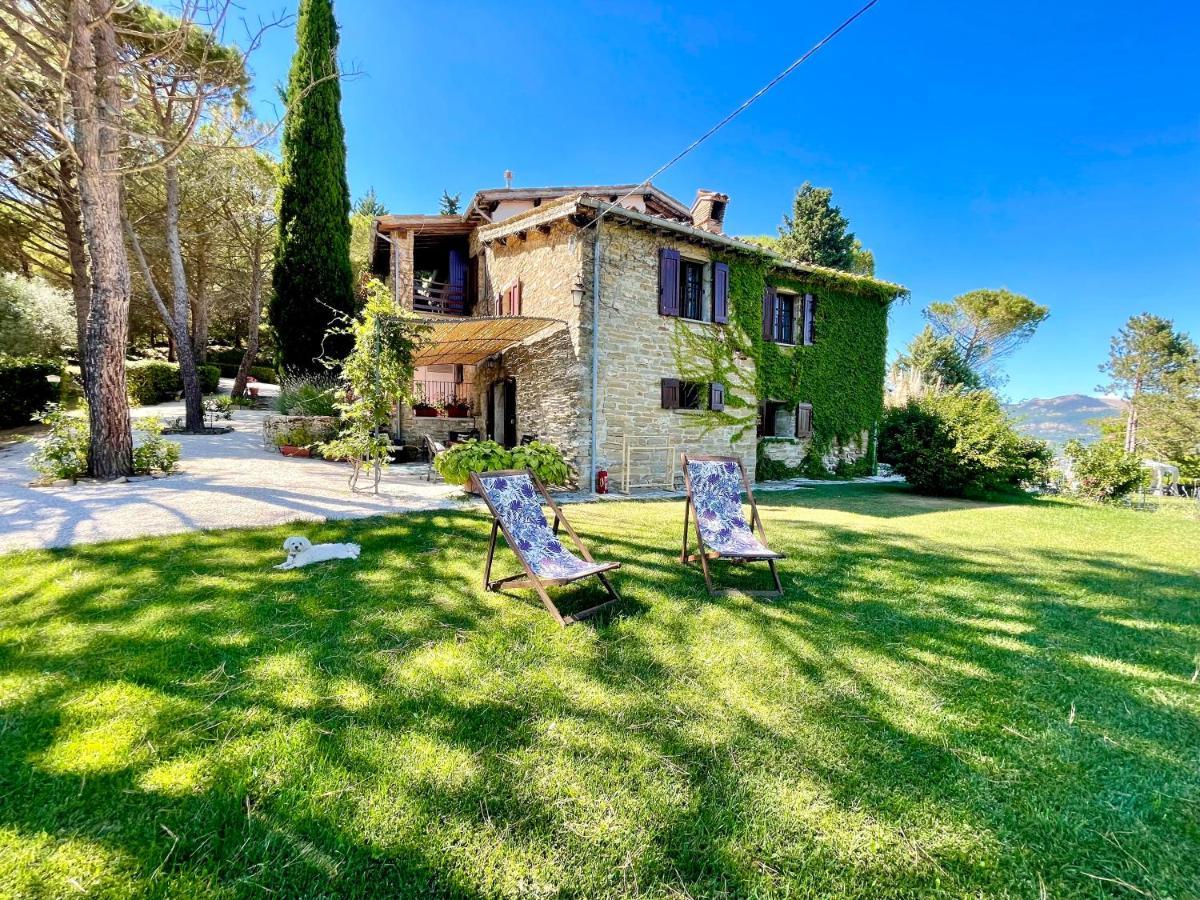 La Panoramica Gubbio - Maison De Charme - Casette E Appartamenti Self Catering Per Vacanze Meravigliose! Luaran gambar